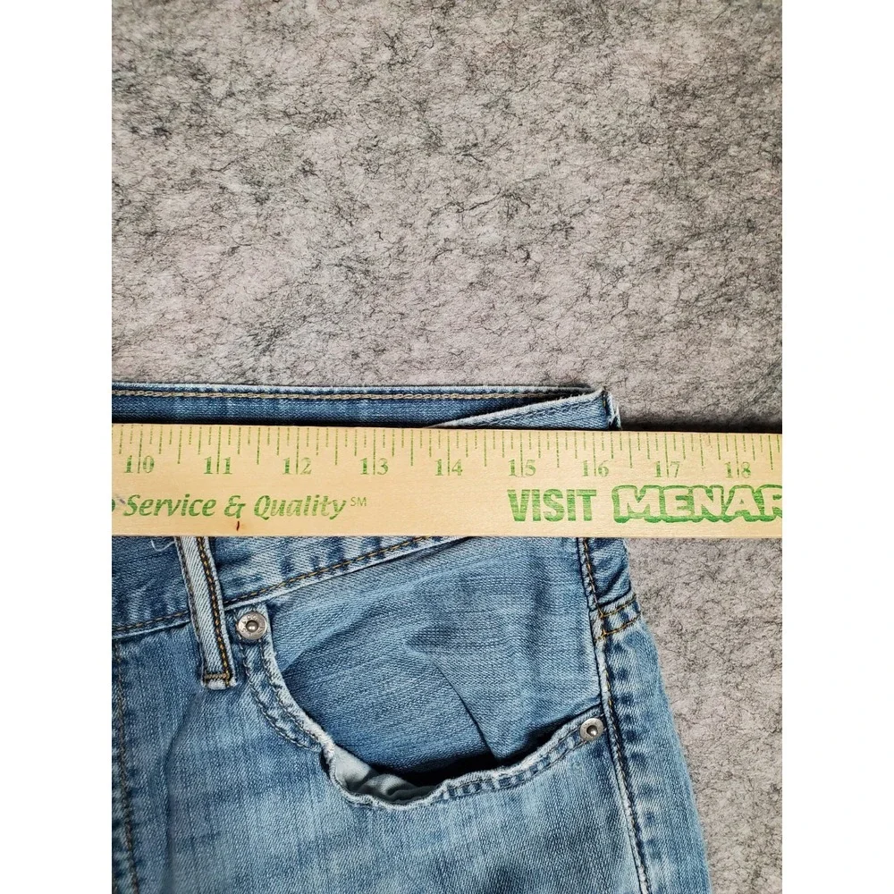 Levis pants have